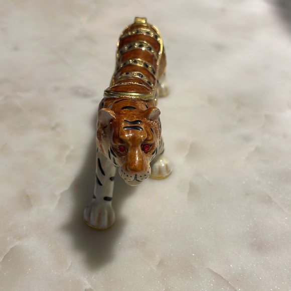 Beautiful Tiger Trinket - Picture 2 of 6